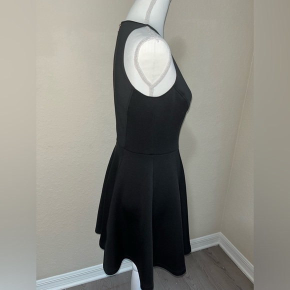 Ted Baker London ‘Preeny’ Scuba Black Dress - Picture 6 of 10